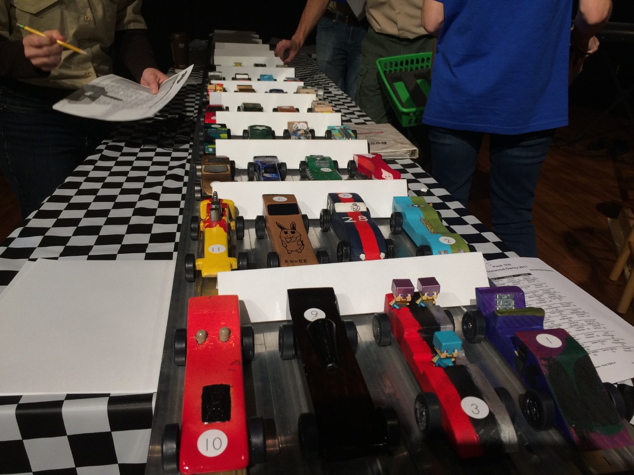 316pwd17carstg01.jpg